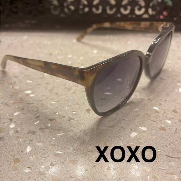 XOXO Key Largo Sunglasses - Picture 1 of 5